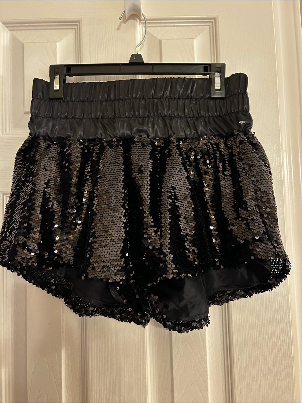 NWOT Peach Love California Shorts Hit The Lights Sequin Skort Black Medium